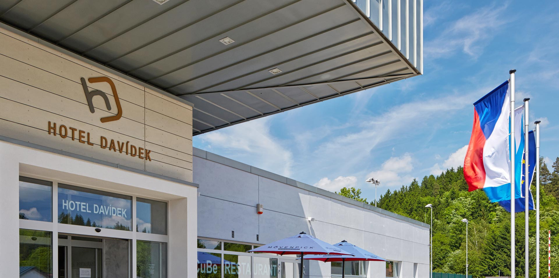 HOTEL DAVÍDEK TRUTNOV|Relax at the gate of the Giant Mountains|Modern business, sport and wellness hotel